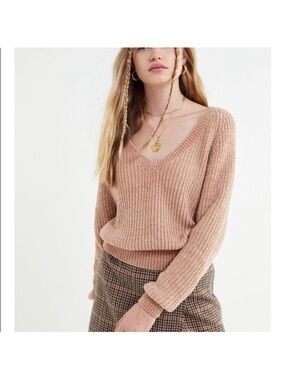 Urban outfitters Chenille cropped V-Neck Ribbed Sweater size Small
